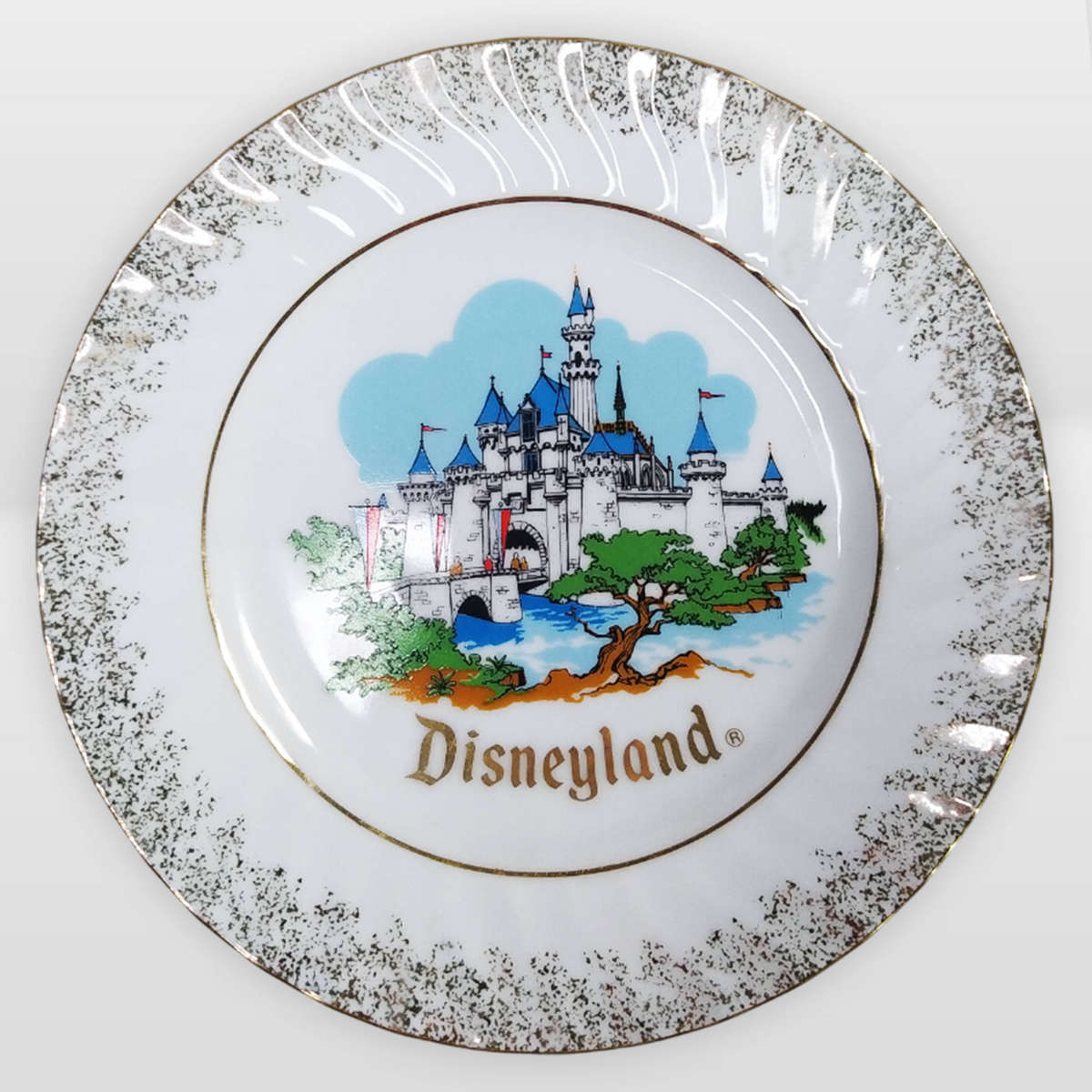 Rare Vintage Walt Disney Décor Souvenir Plates