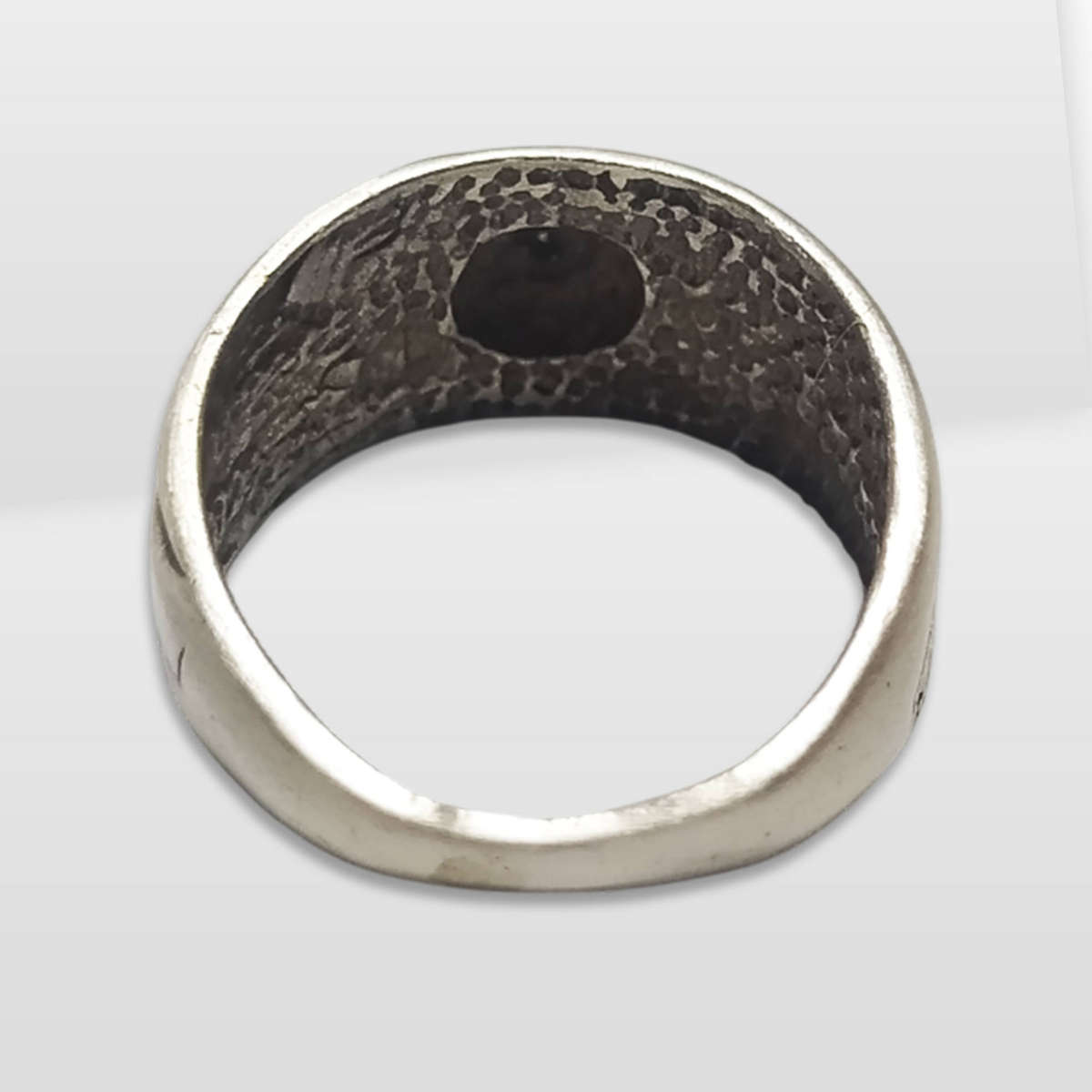 925 Silver Ring With Miniature Diamond