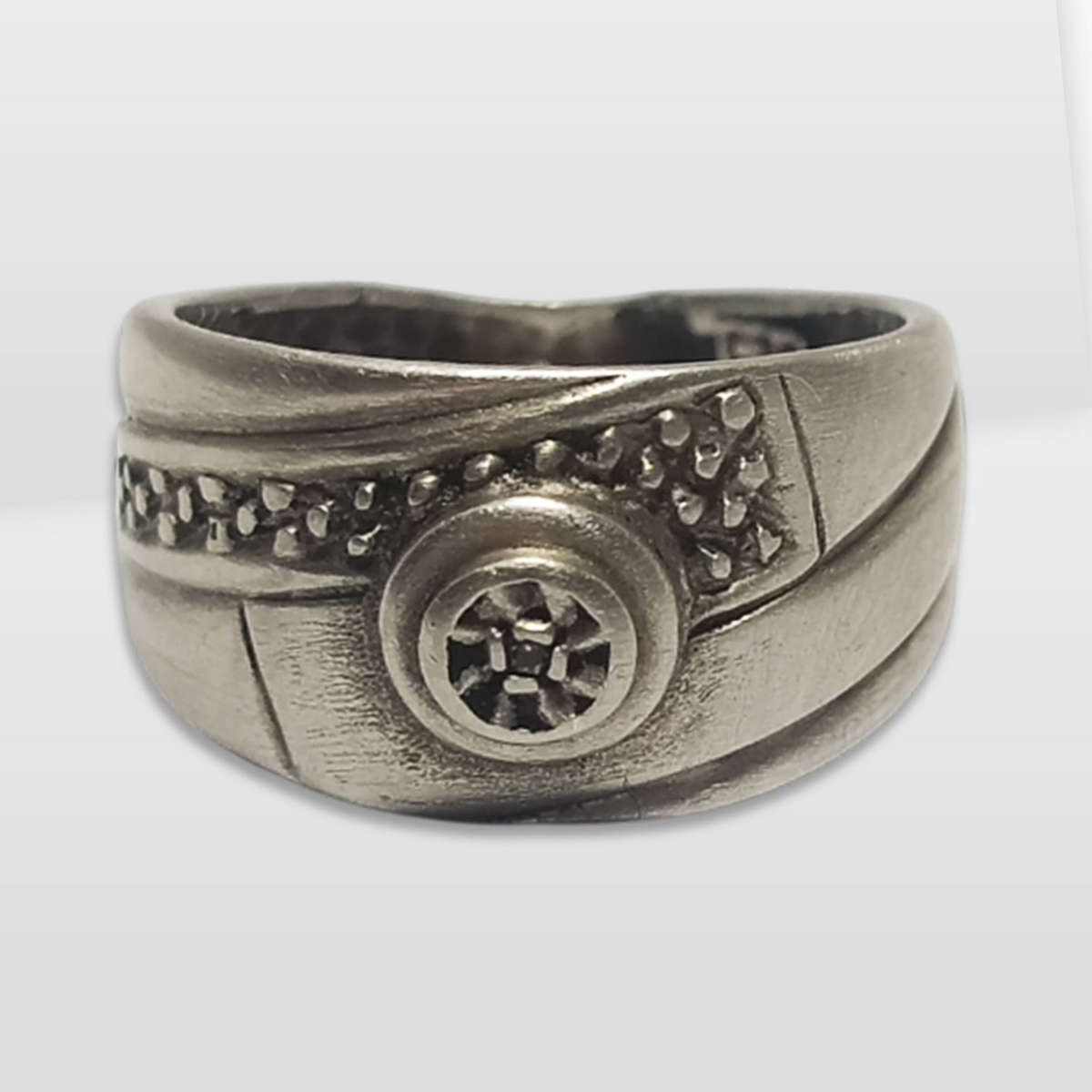 925 Silver Ring With Miniature Diamond