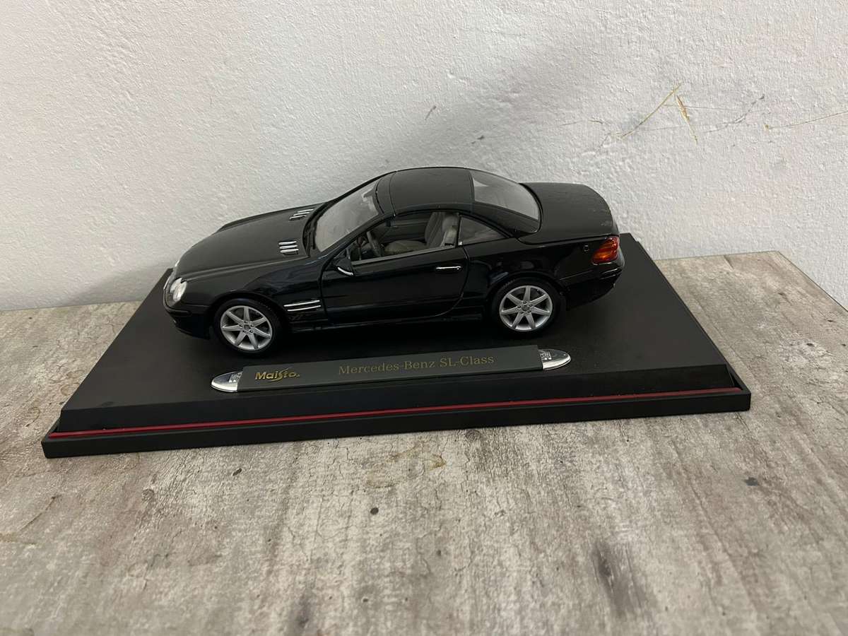 Miasto Mercedes-Benz SL-Class 2001 (1:18) Premiere Edition (Hard Top)