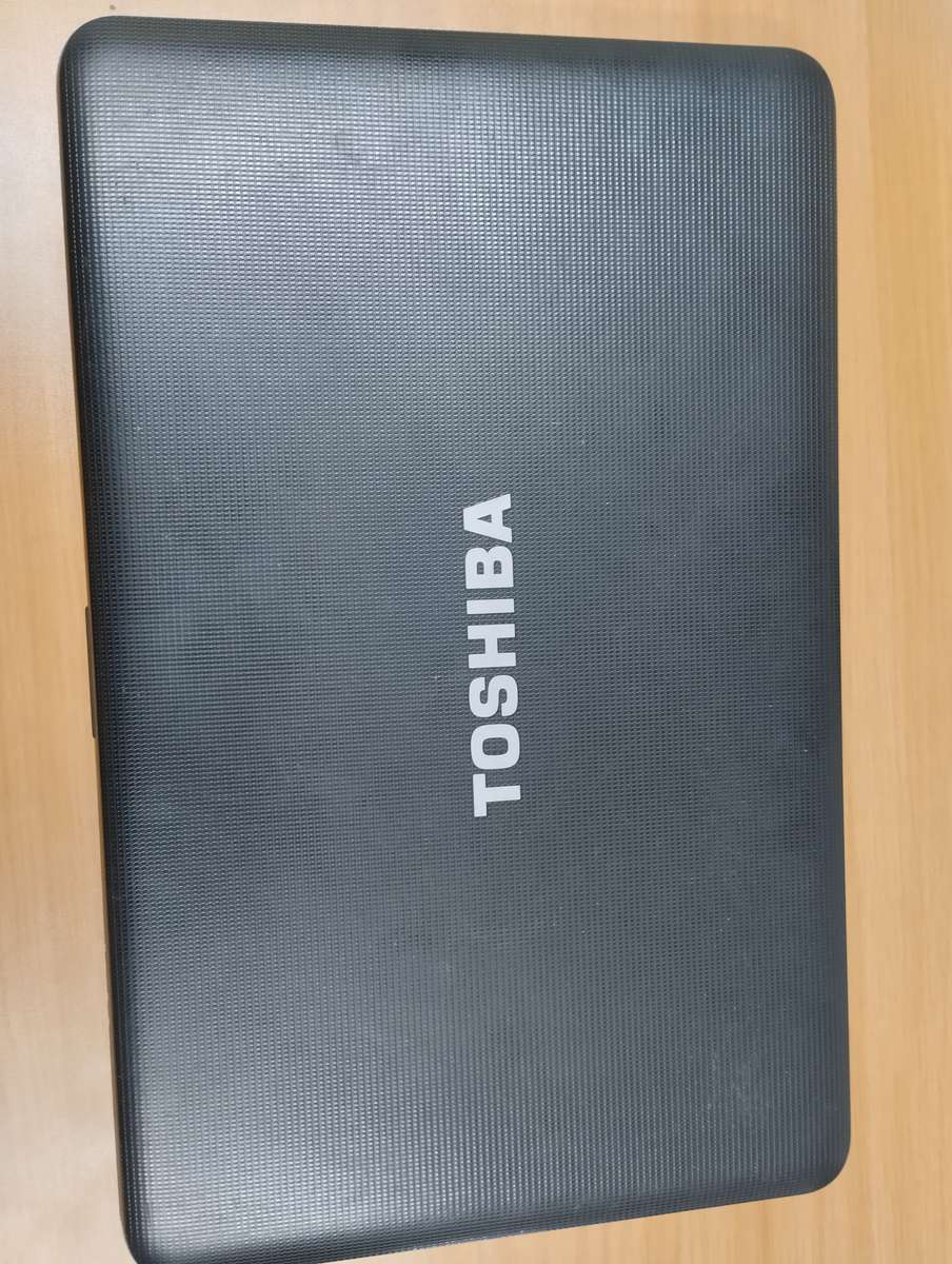 Toshiba C850 Laptop