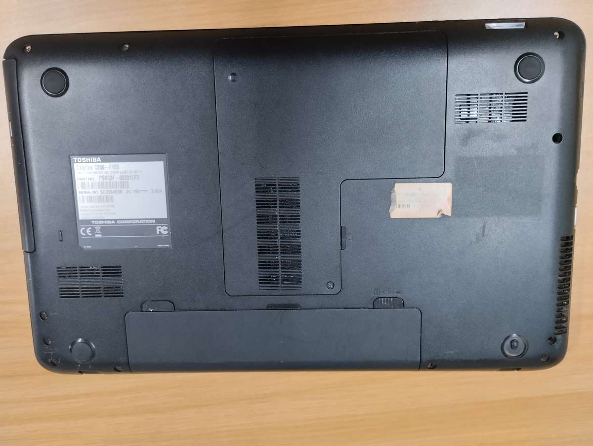 Toshiba C850 Laptop