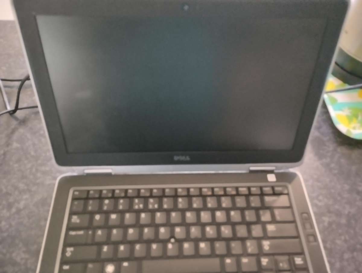 Dell Latitude E6330 for spares or repairs