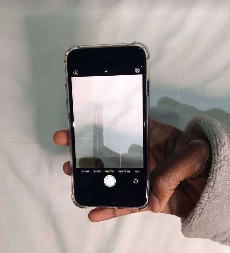 Apple iPhone SE 2nd Gen - 64GB - Space Gray