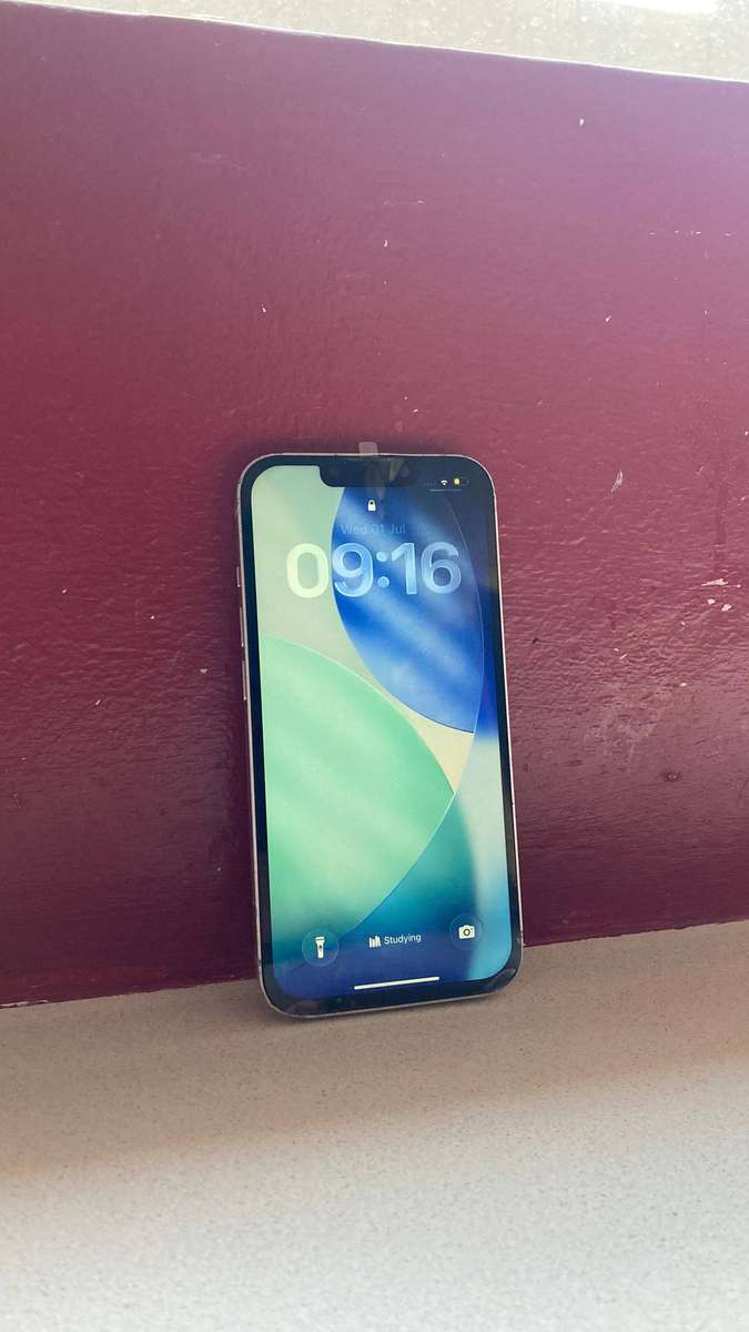 Apple iPhone 13 Secondhand Smartphone with 128GB Storage