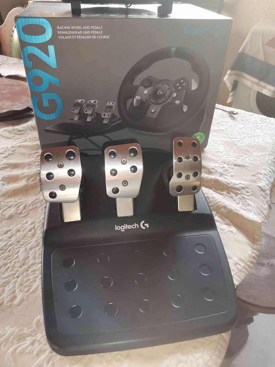 Logitech G920 Driving Force Racing Wheel