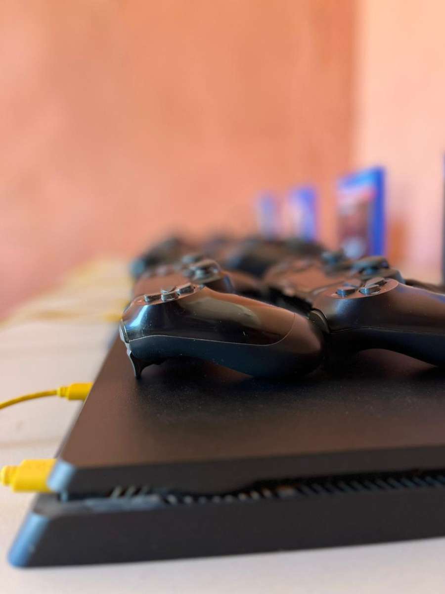 Playstation 4 Slim Console