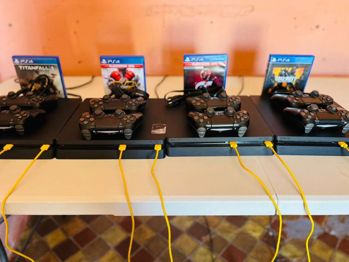 Playstation 4 Slim Console