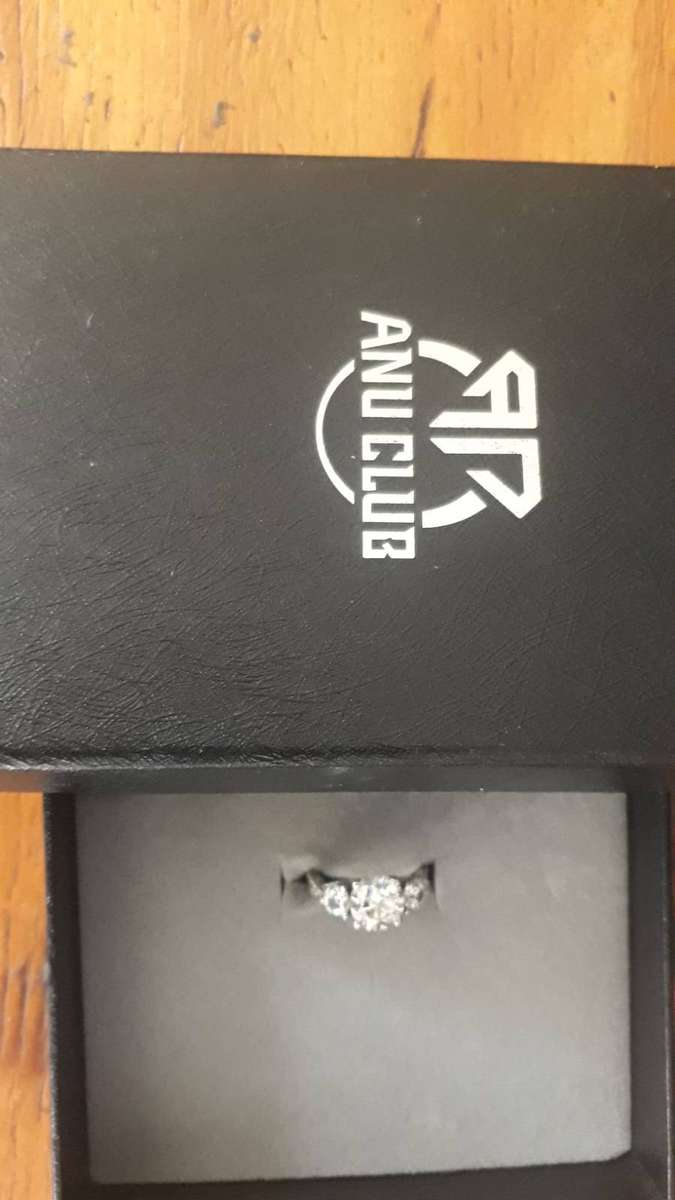 Moissanite Ring Set by GRA