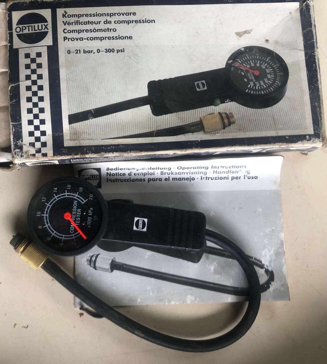 Engine conpression tester