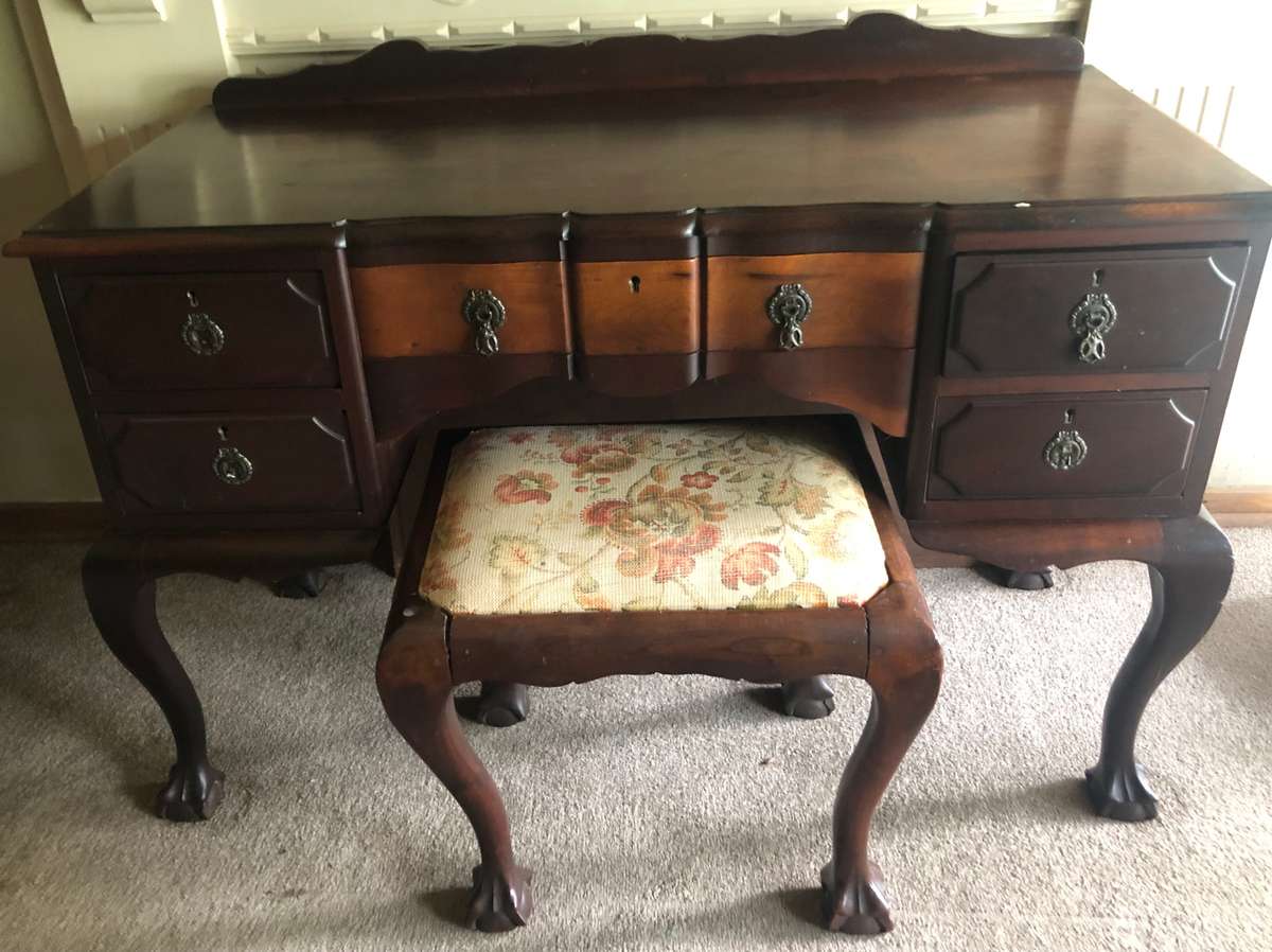 Vintage dressing table