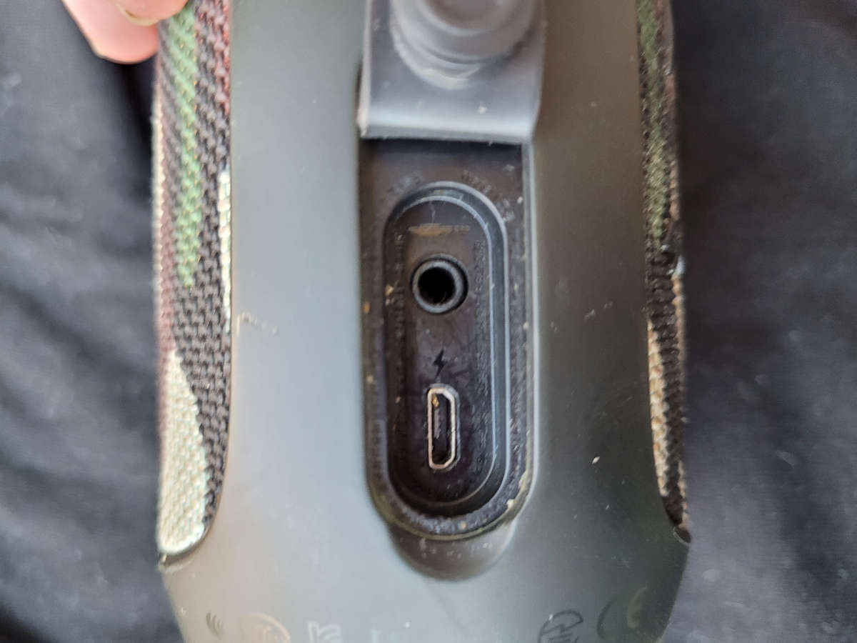 JBL flip 4 works but needs new charging port