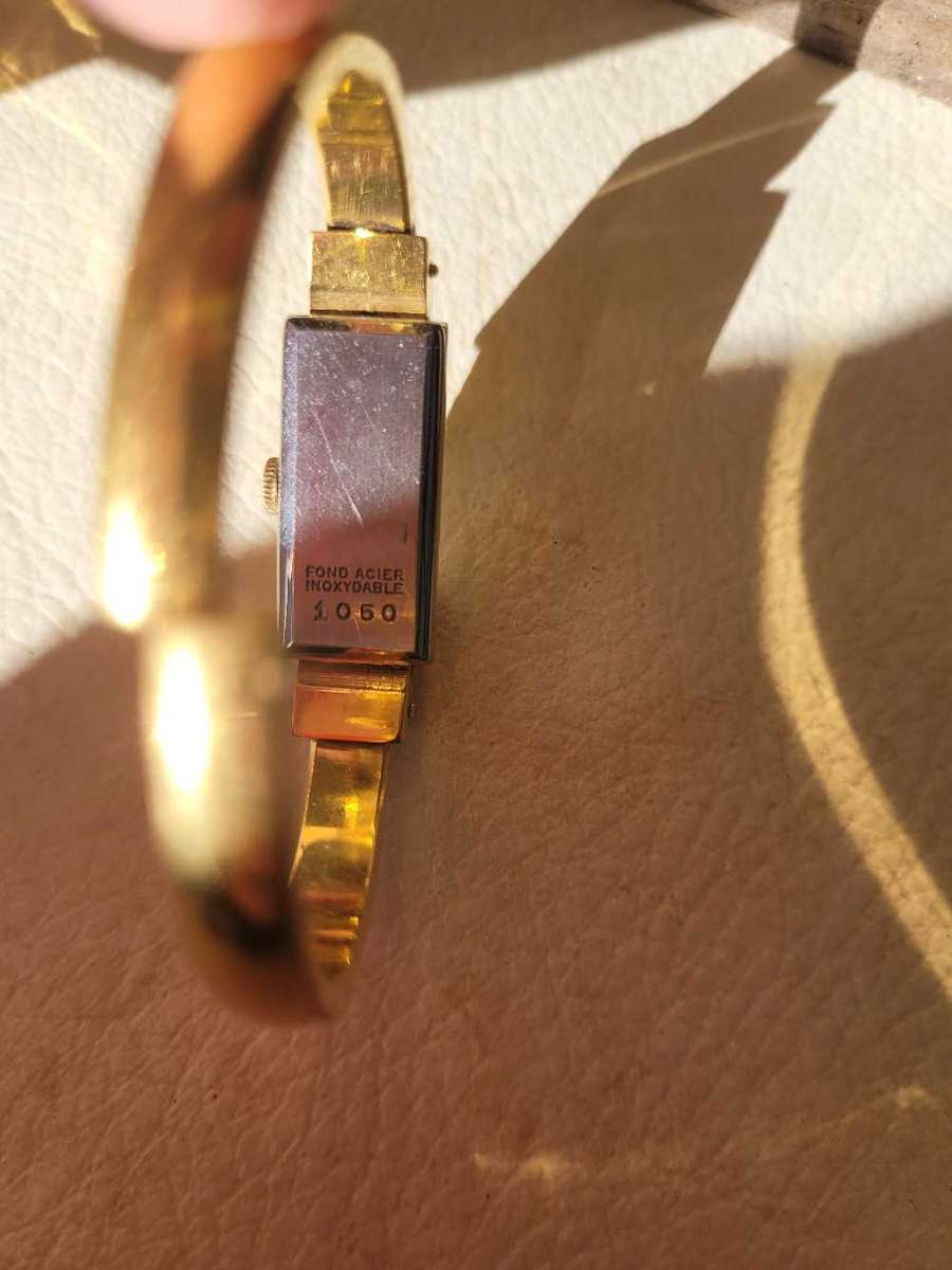 Tourist watch for parts or repair