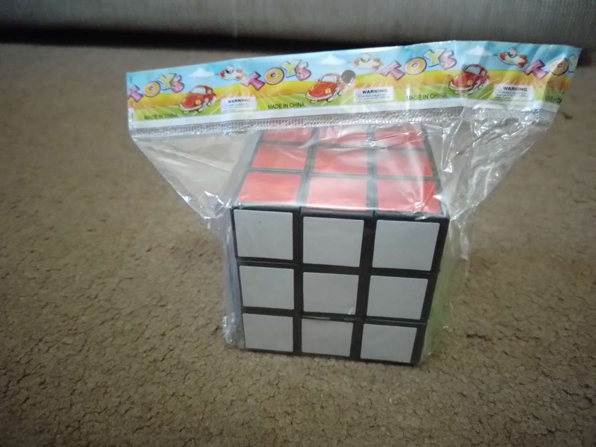 BRAND NEW STILL IN PACKAGING 3X3X3 CUBE