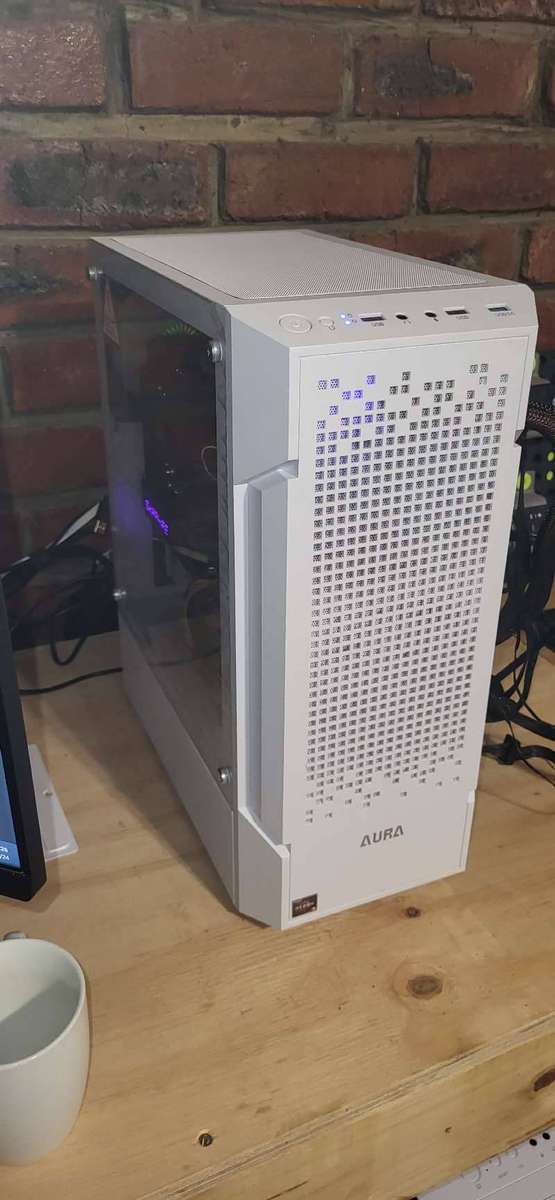 Gaming PC * Intel i7-5820K * Asus x99 deluxe * 16GB ddr4 * Sapphire Rx580 8gb