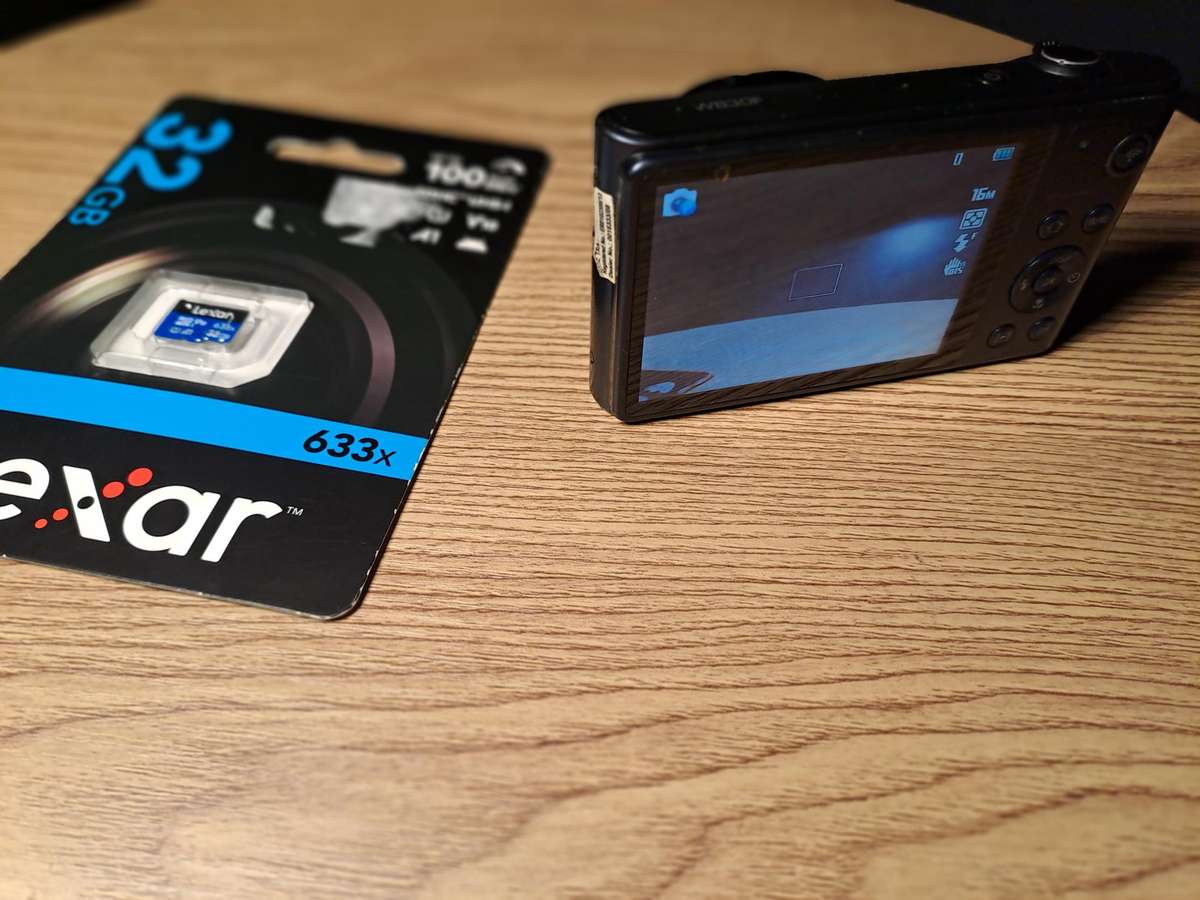 SAMSUNG WB30F SUPER COMPACT DIGITAL CAMERA