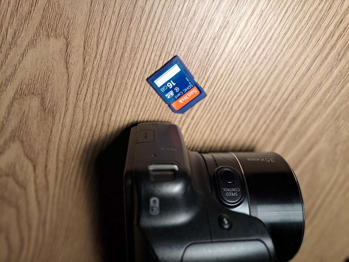 Samsung WB1100F BRIDGE CAMERA