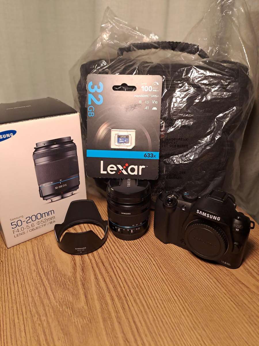 NEW SAMSUNG NX10 MIRROLESS CAMERA MEGA BUNDLE