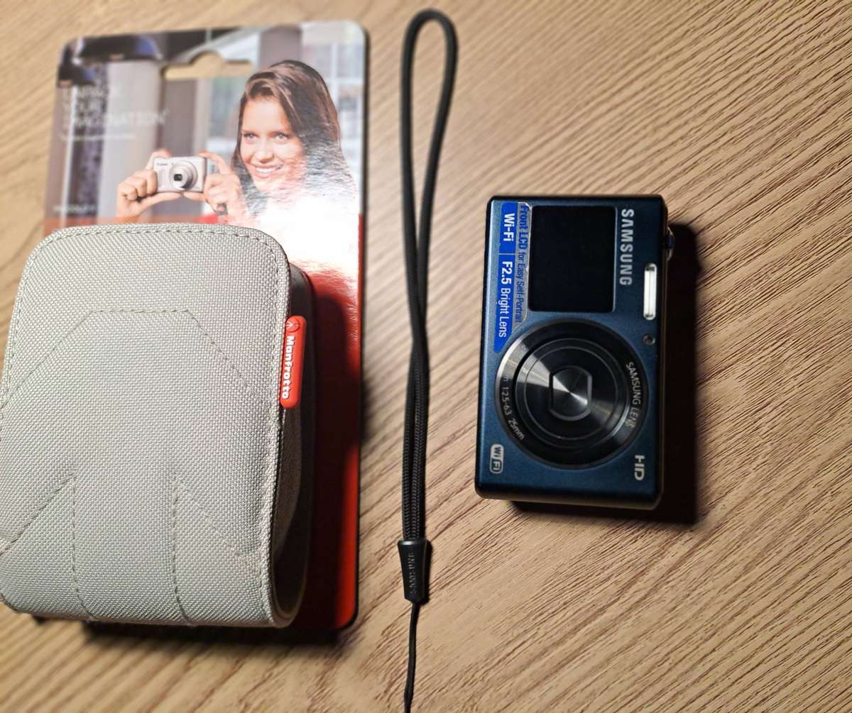 SAMSUNG DV150F DIGITAL CAMERA