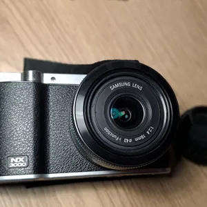 Pristine SAMSUNG NX3000 MIRRORLESS CAMERA Bundle