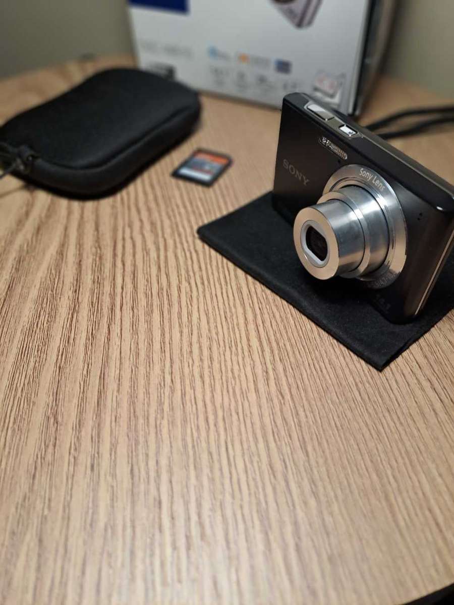 Sony DSC W610 Digital camera bundle