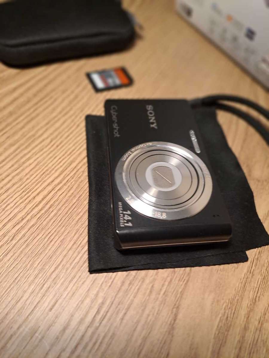 Sony DSC W610 Digital camera bundle