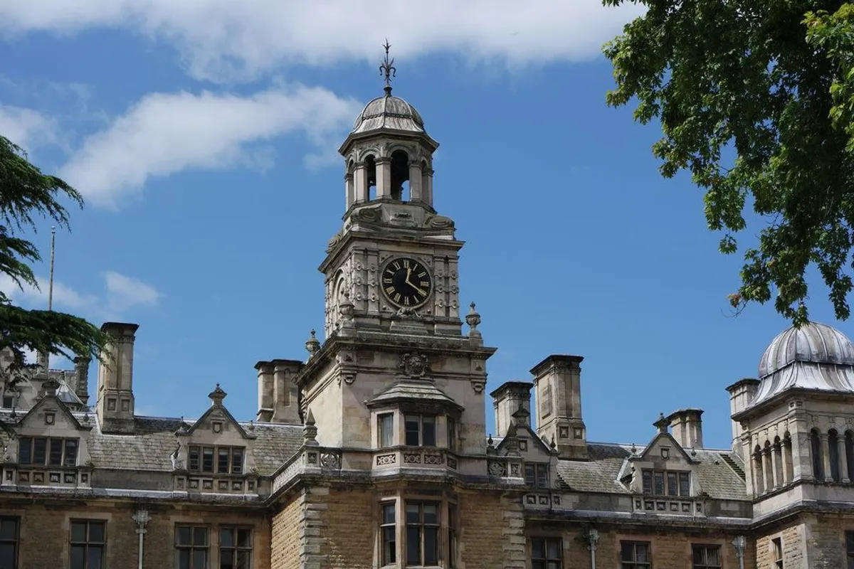 Pristine SAMSUNG NX3000 MIRRORLESS CAMERA Bundle