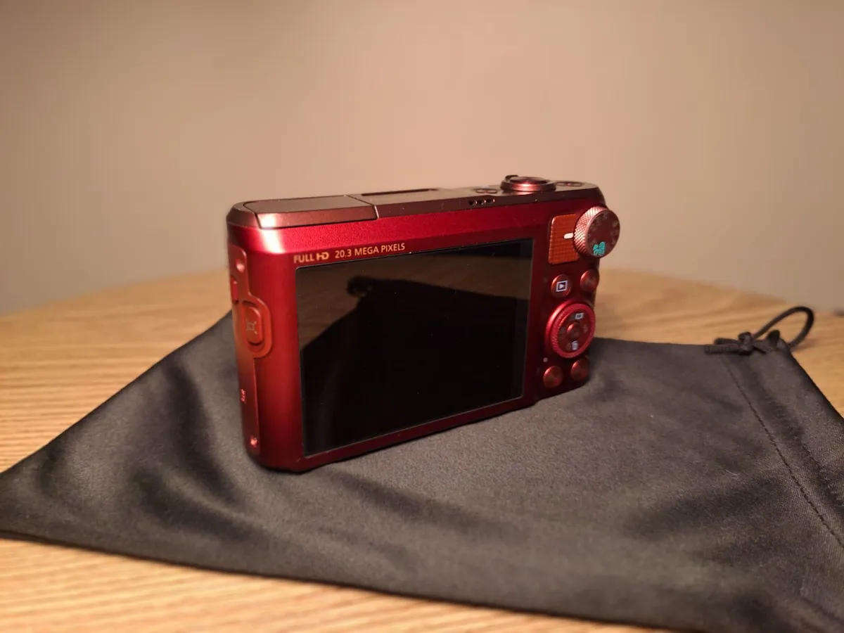 Canon PowerShot SX720HS Bundle