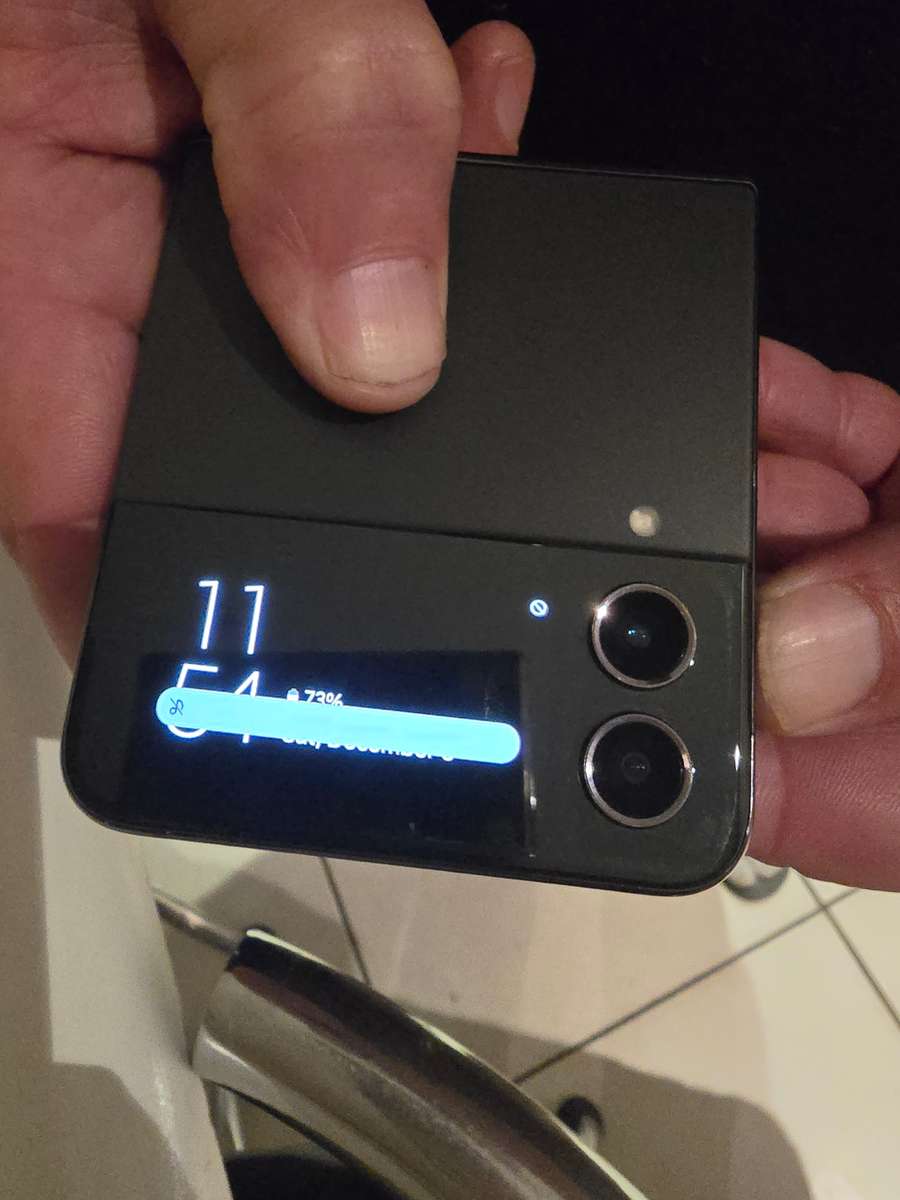 ZF4003 SAMSUNG Z FLIP 4 - SPARES OR REPAIRS