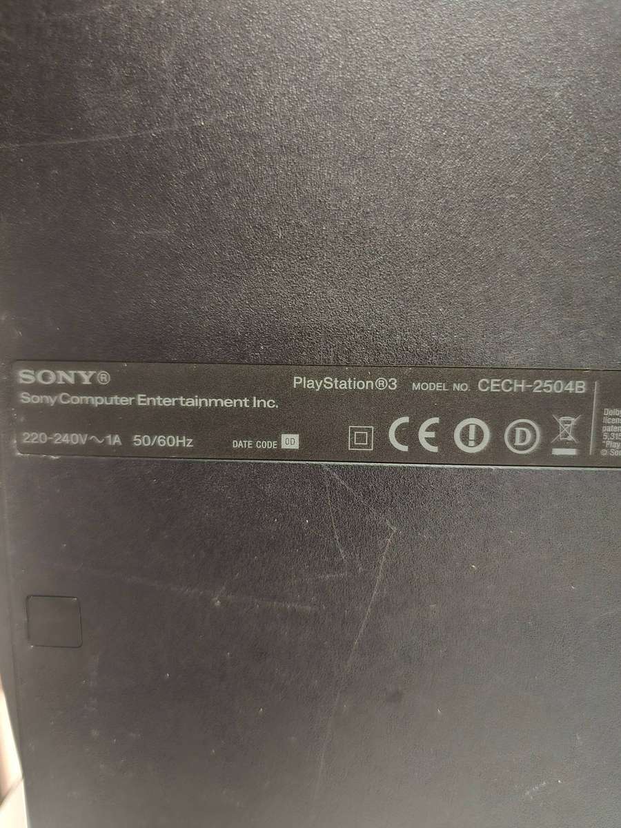 PlayStation 3 slim 500g with 1 remote 35 Plus games