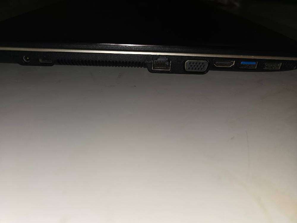 ASUS X540S WITH ORIGINAL CHARGER