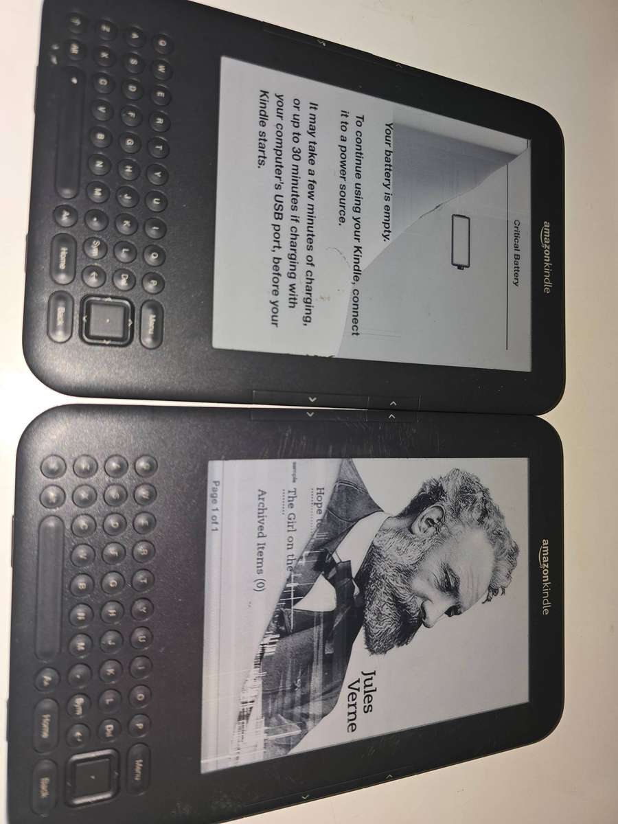 2x Amazon Kindle E-Readers  Spares/Repair
