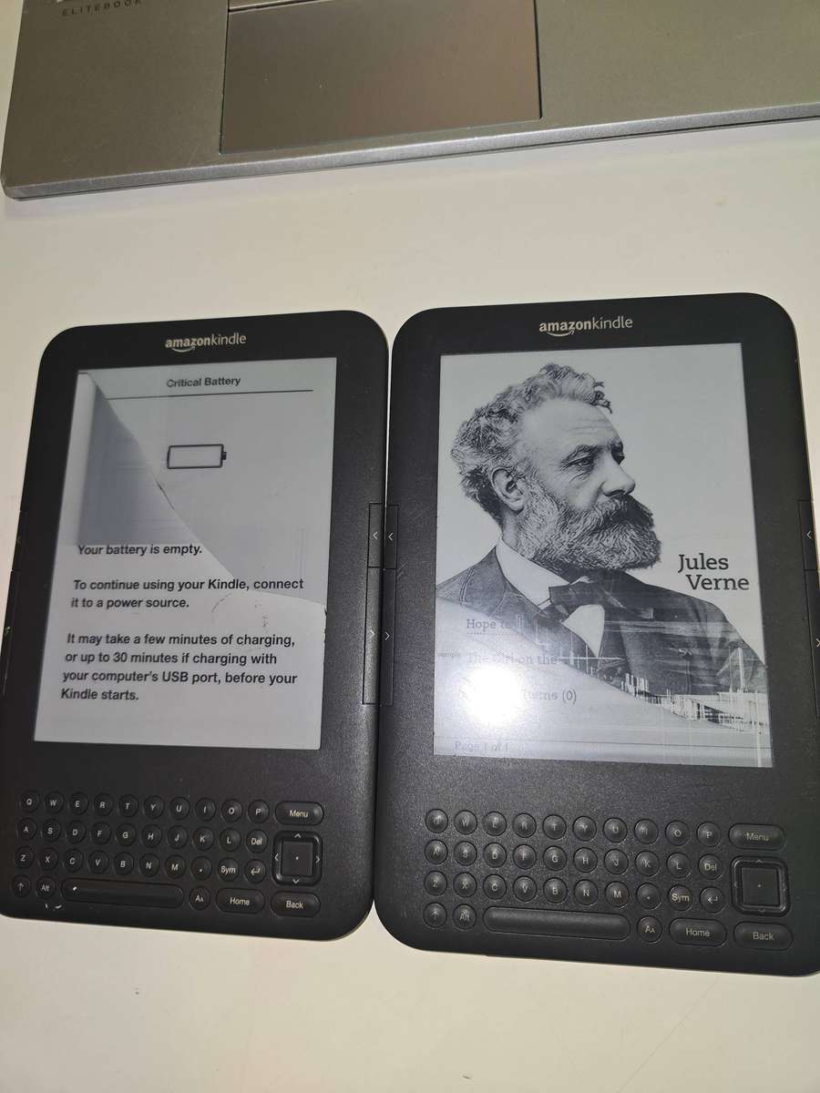 2x Amazon Kindle E-Readers  Spares/Repair