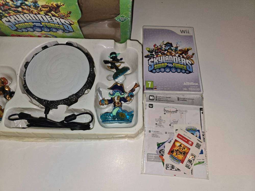 Skylanders Starter Pack Bundle  Wii Edition