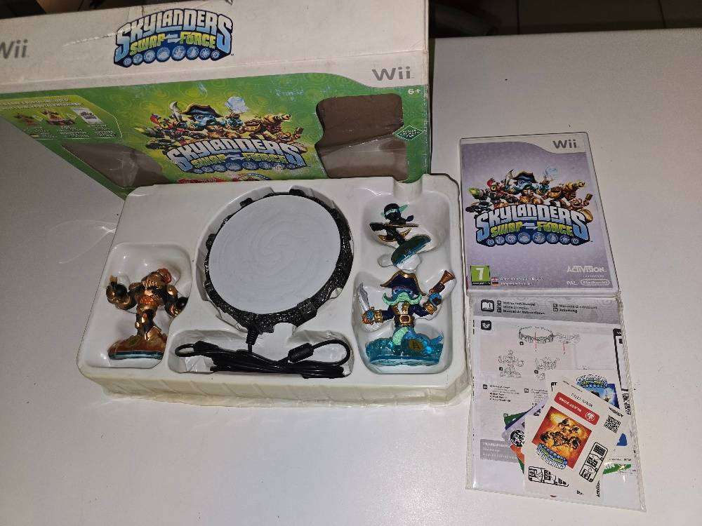 Skylanders Starter Pack Bundle  Wii Edition