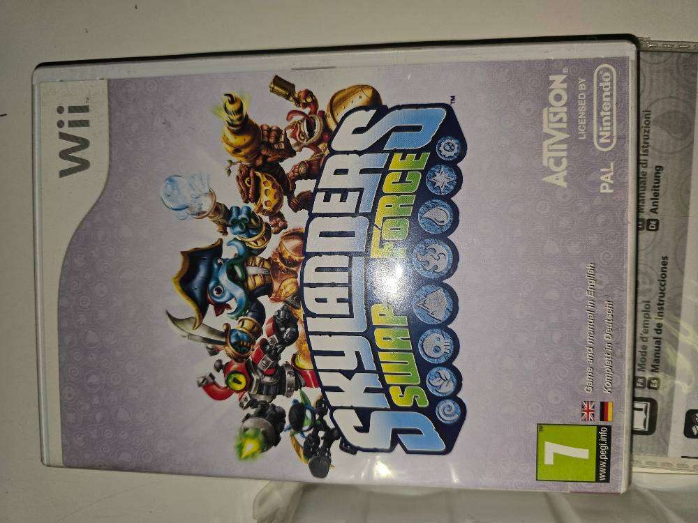 Skylanders Starter Pack Bundle  Wii Edition