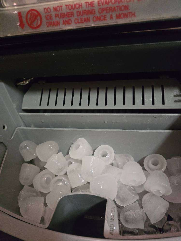 Sno Master ice maker