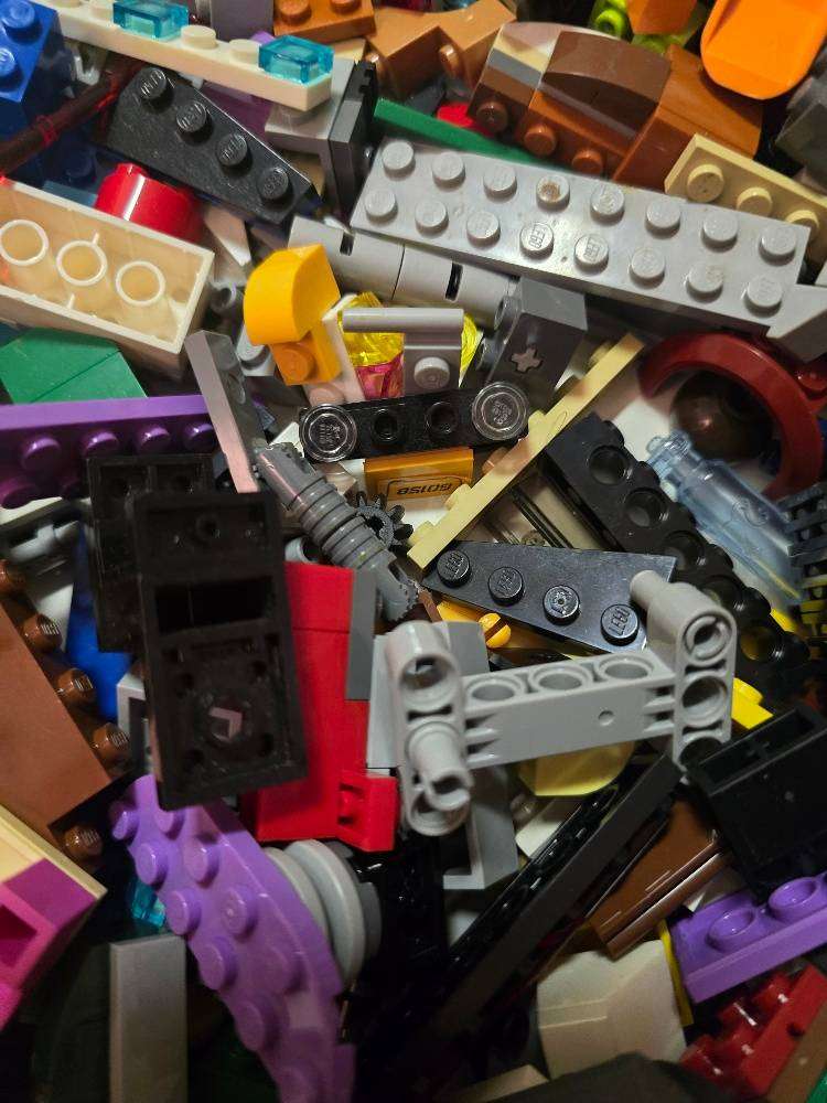 LEGO 2kg Mixed Lot with special pieces