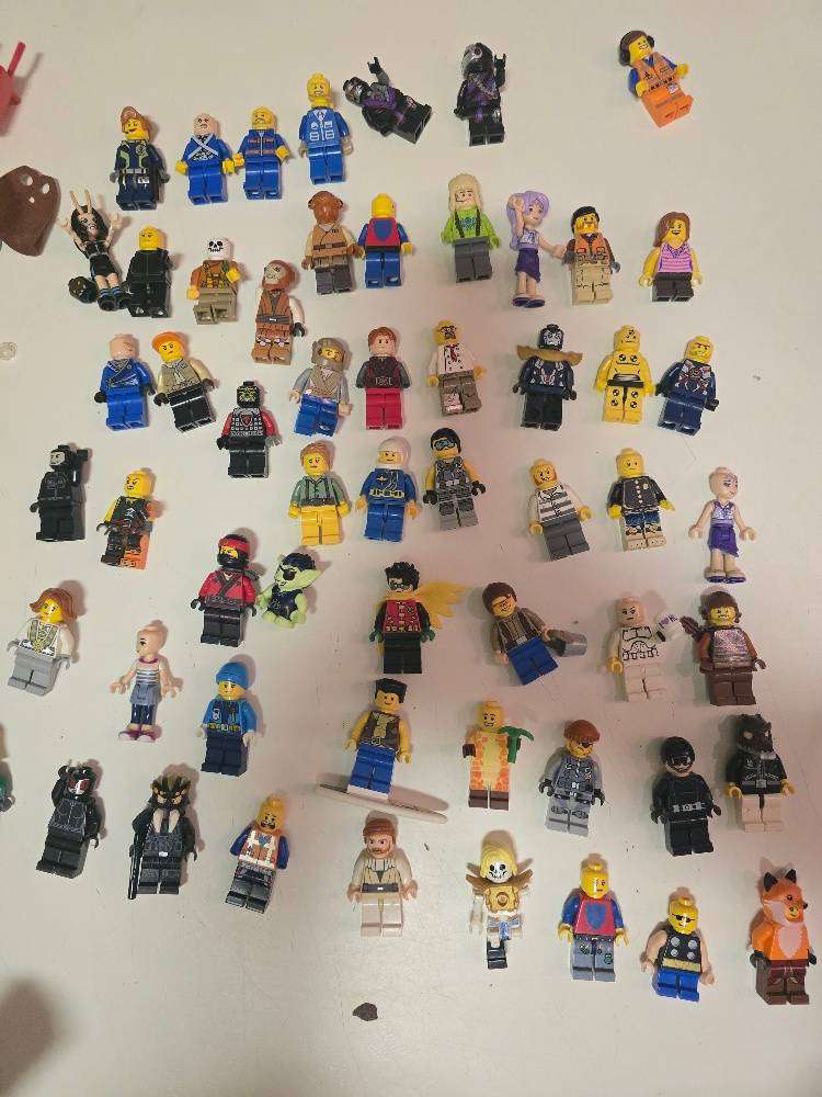 LEGO Minifigure Madness  Mixed Lot!