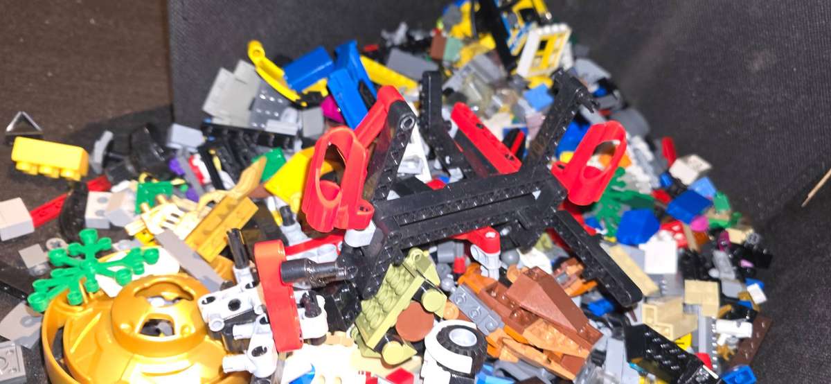 LEGO 2kg Mixed Lot with special pieces
