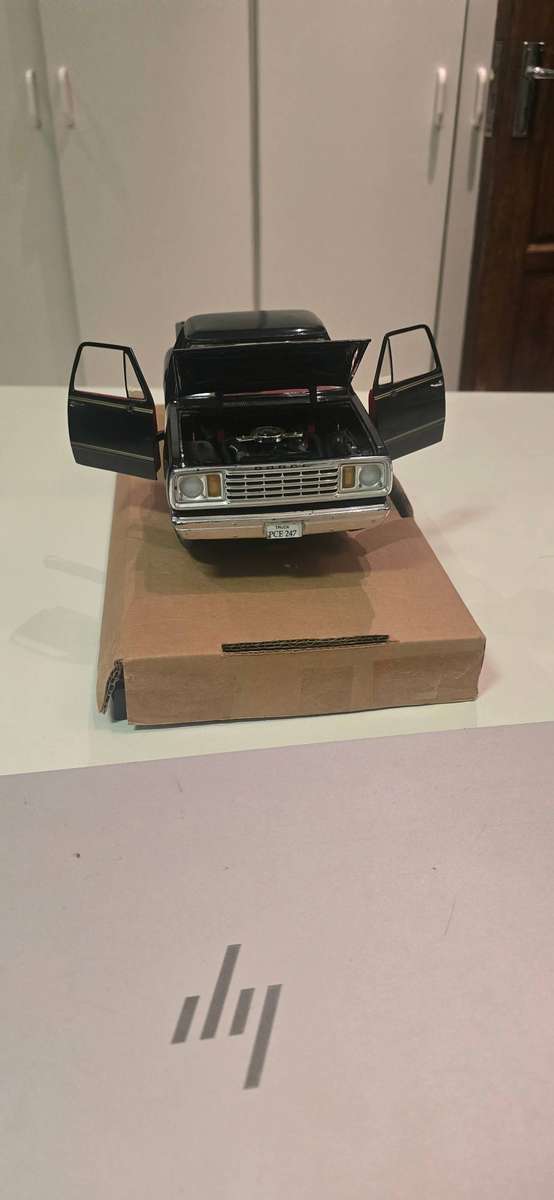 ERTL AMERICAN MUSCLE 78 DODGE WARLOCK DIE CAST SCALE 1/18