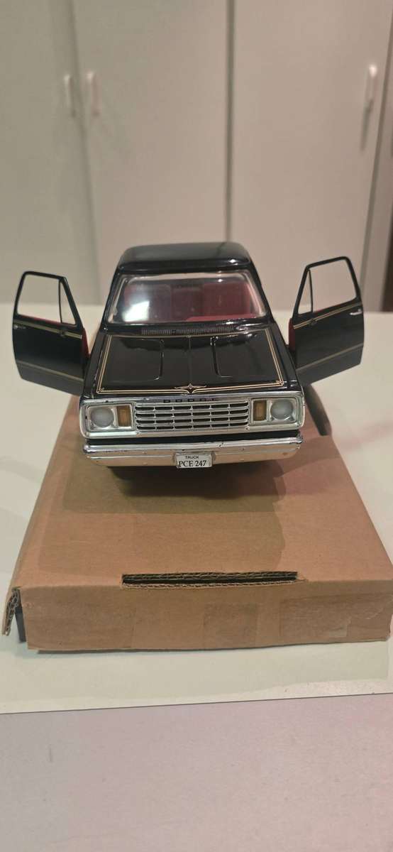 ERTL AMERICAN MUSCLE 78 DODGE WARLOCK DIE CAST SCALE 1/18