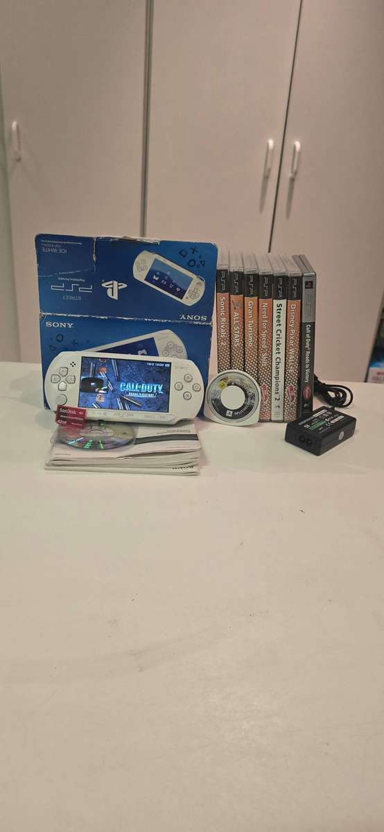 PSP STREET E1004 BUNDLE