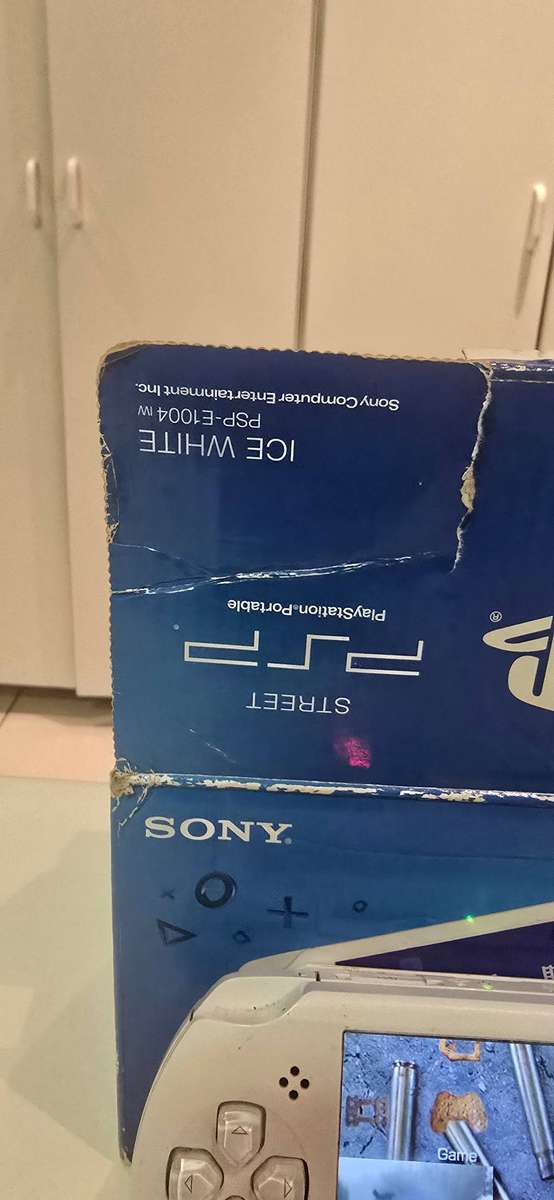 PSP STREET E1004 BUNDLE