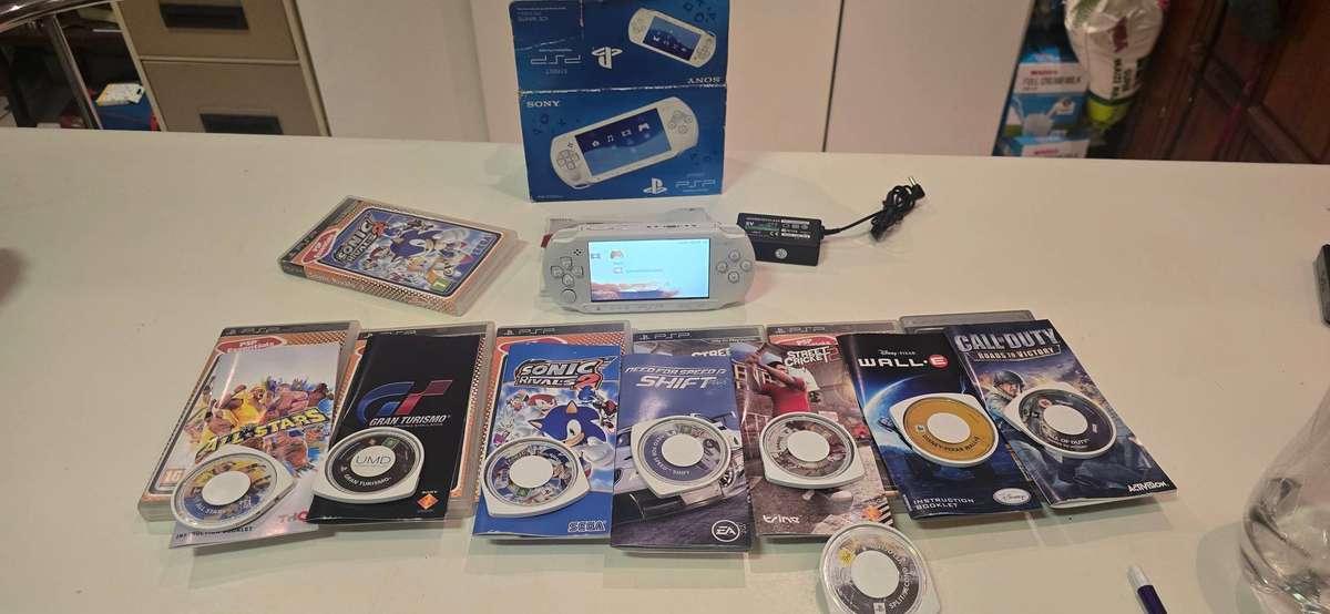 PSP STREET E1004 BUNDLE
