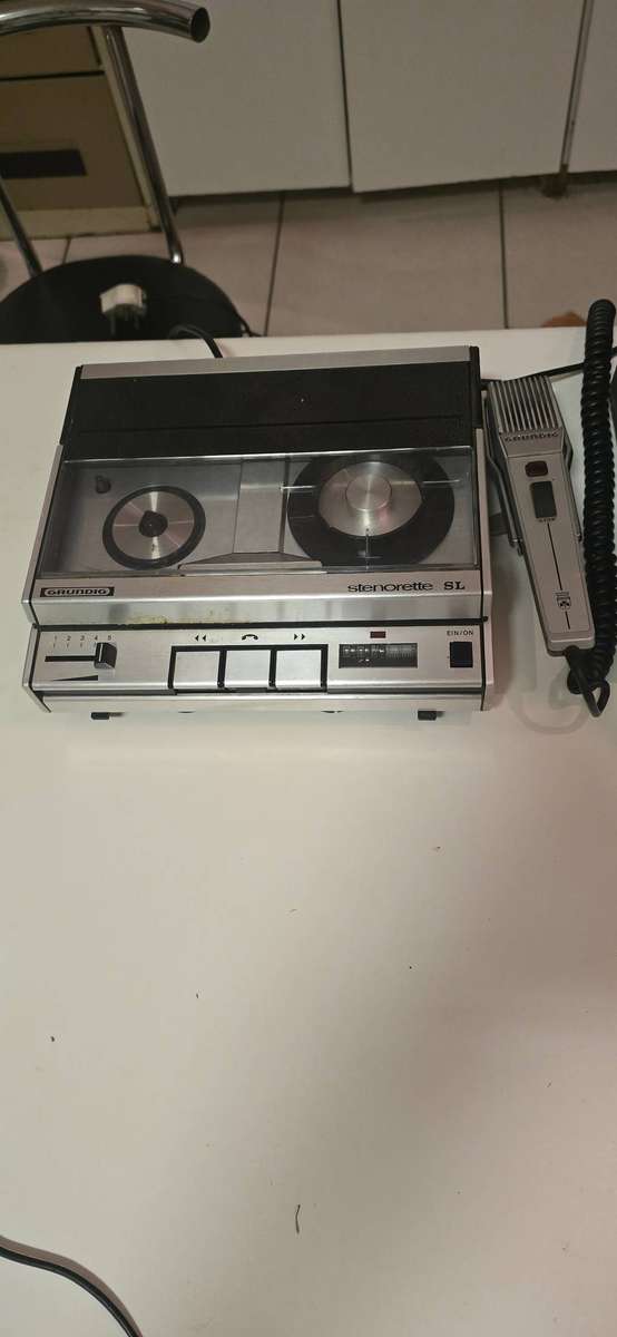 RADIO HISTORY 1967 UHER 4000 AND A 1971 GRUNDIG