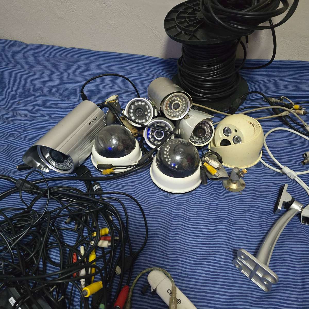 JOB LOT CCTV CAMERA AND EXTRAS