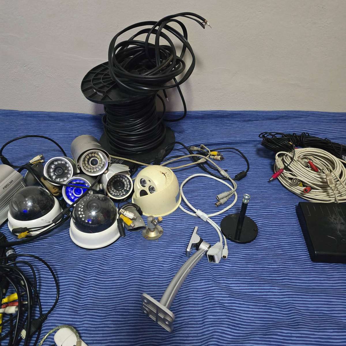 JOB LOT CCTV CAMERA AND EXTRAS