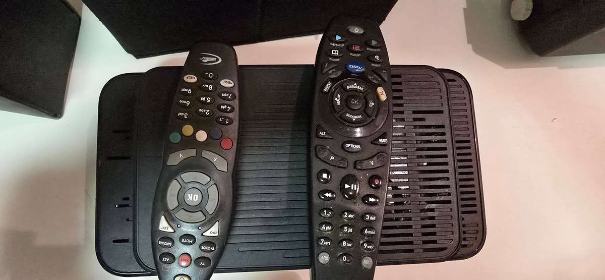 Dstv decoder bundle