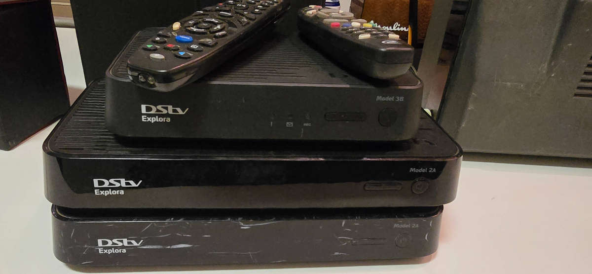 Dstv decoder bundle